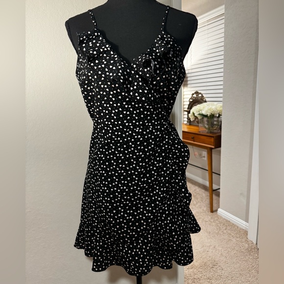 ❣️3 for 25🛍️ Beautiful ruffle, coquette style black dress with hearts - Picture 1 of 6